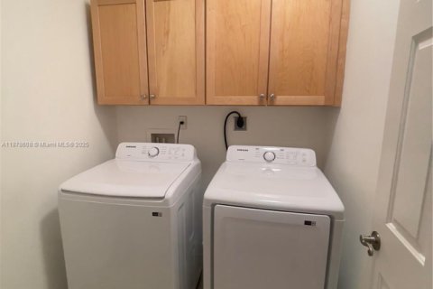 Adosado en alquiler en Oakland Park, Florida, 4 dormitorios, 180.42 m2 № 1927361 - foto 22