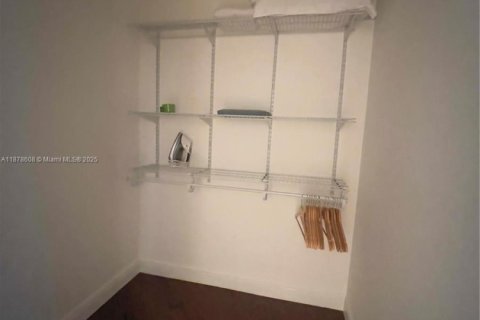 Adosado en alquiler en Oakland Park, Florida, 4 dormitorios, 180.42 m2 № 1927361 - foto 17