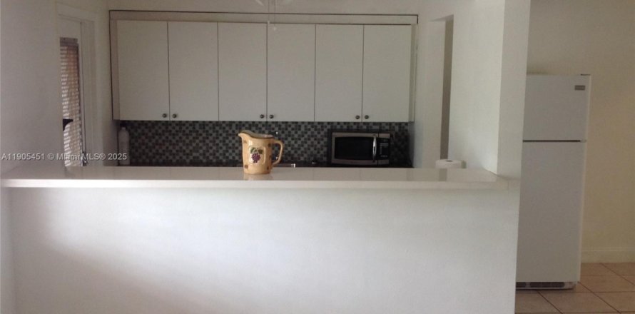 Condo in Hollywood, Florida, 1 bedroom  № 1956188