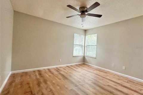 Villa ou maison à louer à Deltona, Floride: 3 chambres, 113.25 m2 № 2150542 - photo 11