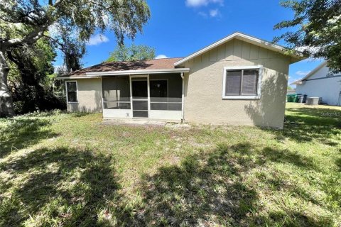 Villa ou maison à louer à Deltona, Floride: 3 chambres, 113.25 m2 № 2150542 - photo 18