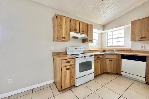 Villa ou maison à louer à Deltona, Floride: 3 chambres, 113.25 m2 № 2150542 - photo 5