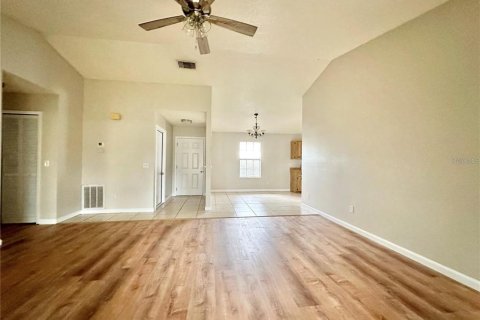 Villa ou maison à louer à Deltona, Floride: 3 chambres, 113.25 m2 № 2150542 - photo 10