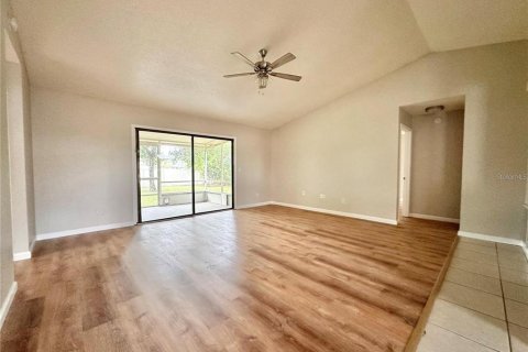 Villa ou maison à louer à Deltona, Floride: 3 chambres, 113.25 m2 № 2150542 - photo 4