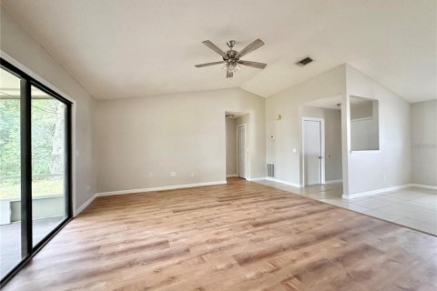 Villa ou maison à louer à Deltona, Floride: 3 chambres, 113.25 m2 № 2150542 - photo 3