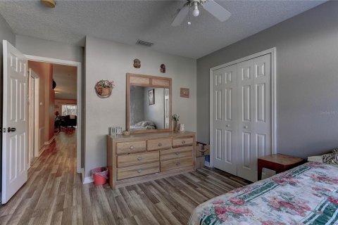Condo in Temple Terrace, Florida, 3 bedrooms  № 1912748 - photo 23