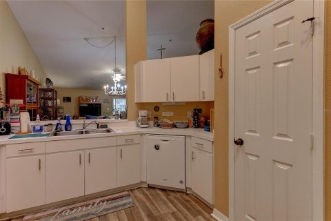 Condo in Temple Terrace, Florida, 3 bedrooms  № 1912748 - photo 13
