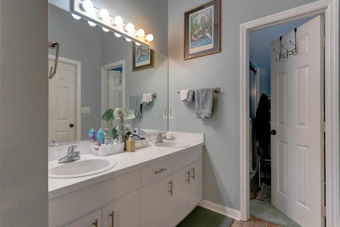 Condo in Temple Terrace, Florida, 3 bedrooms  № 1912748 - photo 19
