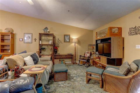 Condo in Temple Terrace, Florida, 3 bedrooms  № 1912748 - photo 11