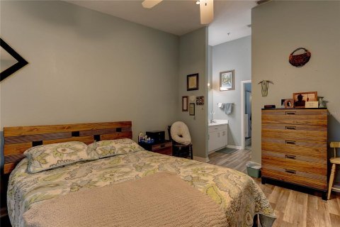 Condo in Temple Terrace, Florida, 3 bedrooms  № 1912748 - photo 18