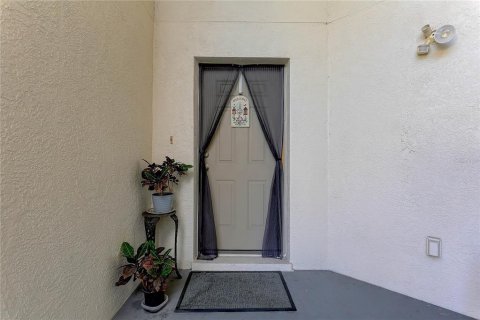 Condo in Temple Terrace, Florida, 3 bedrooms  № 1912748 - photo 5