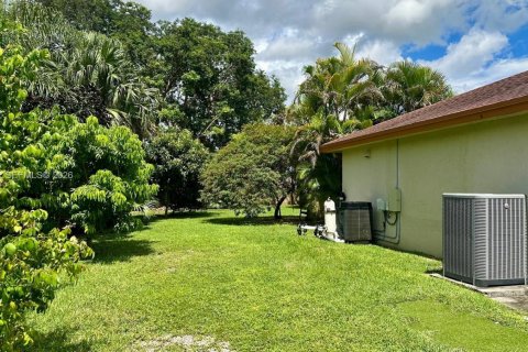 Купить виллу или дом в Хомстед, Флорида 4 спальни, 189.52м2, № 1995412 - фото 18