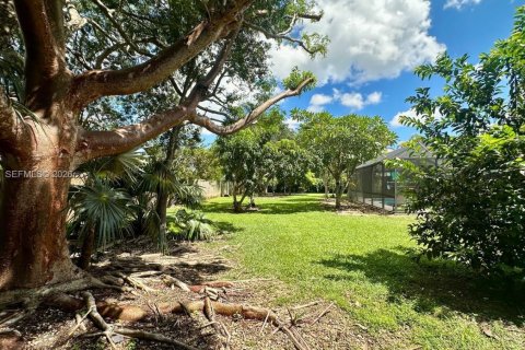 Купить виллу или дом в Хомстед, Флорида 4 спальни, 189.52м2, № 1995412 - фото 17