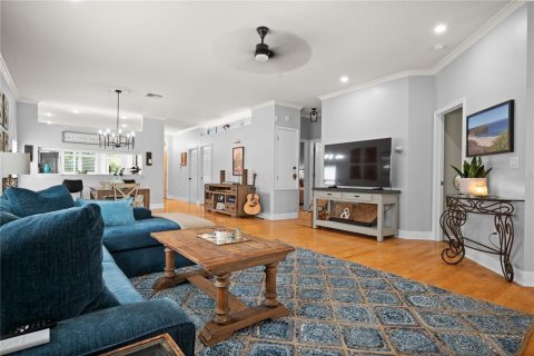 House in Tarpon Springs, Florida 2 bedrooms, 171.03 sq.m. № 1899611 - photo 12