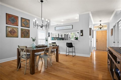 House in Tarpon Springs, Florida 2 bedrooms, 171.03 sq.m. № 1899611 - photo 9