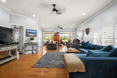 House in Tarpon Springs, Florida 2 bedrooms, 171.03 sq.m. № 1899611 - photo 10