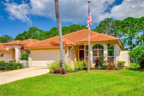 House in Tarpon Springs, Florida 2 bedrooms, 171.03 sq.m. № 1899611 - photo 2