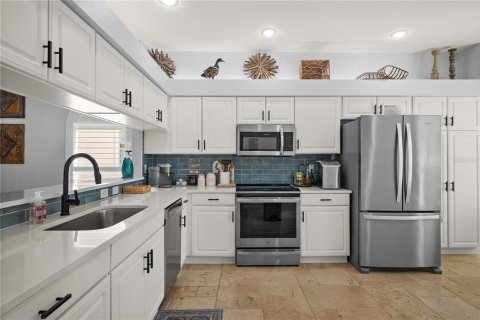House in Tarpon Springs, Florida 2 bedrooms, 171.03 sq.m. № 1899611 - photo 4