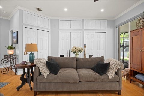 House in Tarpon Springs, Florida 2 bedrooms, 171.03 sq.m. № 1899611 - photo 13