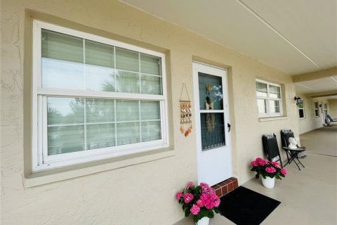 Condominio en Dunedin, Florida, 2 dormitorios  № 2093476