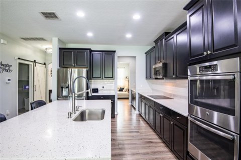 House in Riverview, Florida 5 bedrooms, 328.6 sq.m. № 1837813 - photo 17