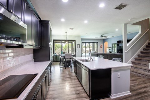 House in Riverview, Florida 5 bedrooms, 328.6 sq.m. № 1837813 - photo 23