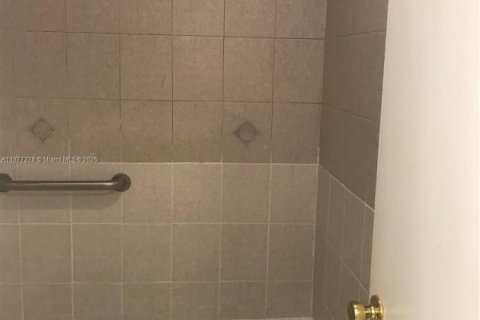 Снять в аренду кондоминиум в Хайалиа, Флорида 1 спальня, 69.96м2, № 1923976 - фото 11
