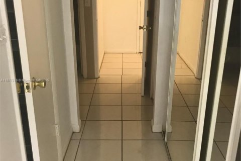 Copropriété à louer à Hialeah, Floride: 1 chambre, 69.96 m2 № 1923976 - photo 8