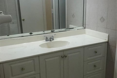Copropriété à louer à Hialeah, Floride: 1 chambre, 69.96 m2 № 1923976 - photo 9