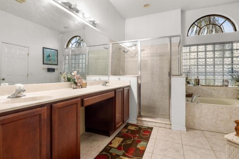 House in Davenport, Florida 4 bedrooms, 240.43 sq.m. № 2232616 - photo 8