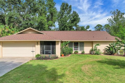 House in Yalaha, Florida 3 bedrooms, 181.44 sq.m. № 1899006 - photo 1