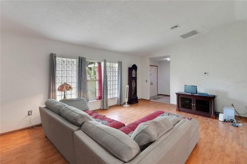 Casa en venta en Yalaha, Florida, 3 dormitorios, 181.44 m2 № 1899006 - foto 6