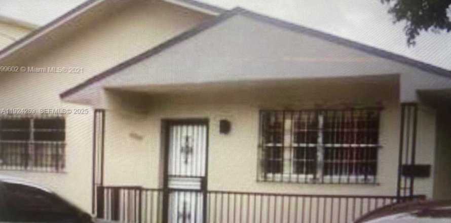 Villa ou maison à Sweetwater, Floride 1 chambre, 80.82 m2 № 1982519