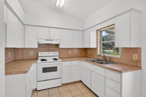Casa en venta en Umatilla, Florida, 2 dormitorios, 82.13 m2 № 2197733 - foto 13