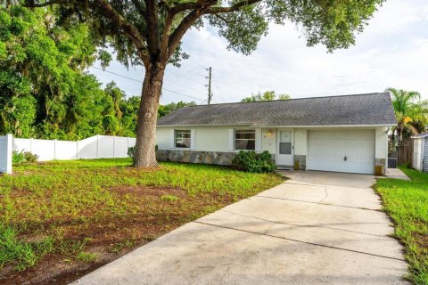 Casa en venta en Umatilla, Florida, 2 dormitorios, 82.13 m2 № 2197733 - foto 6