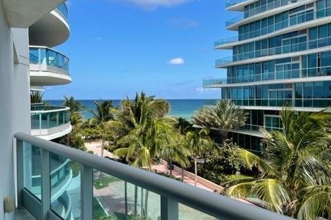 Condo à Surfside, Floride, 3 chambres  № 2286660