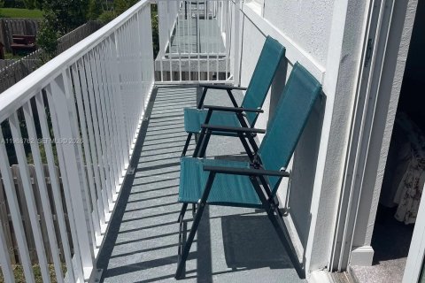 Touwnhouse à louer à Homestead, Floride: 3 chambres, 157.38 m2 № 2051850 - photo 9