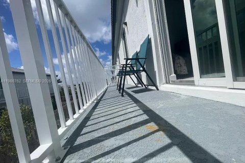 Touwnhouse à louer à Homestead, Floride: 3 chambres, 157.38 m2 № 2051850 - photo 18