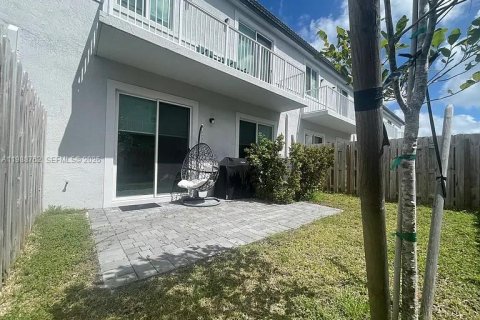 Touwnhouse à louer à Homestead, Floride: 3 chambres, 157.38 m2 № 2051850 - photo 11