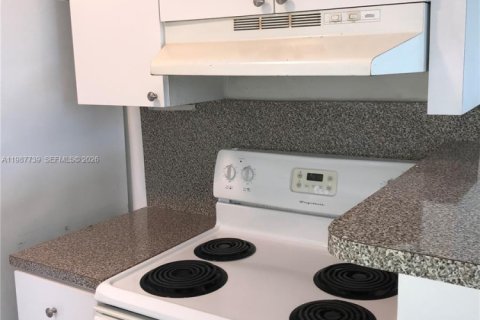 Снять в аренду квартиру в Холливуд, Флорида 2 спальни, № 2048942 - фото 7