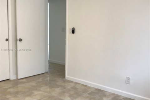 Снять в аренду квартиру в Холливуд, Флорида 2 спальни, № 2048942 - фото 11