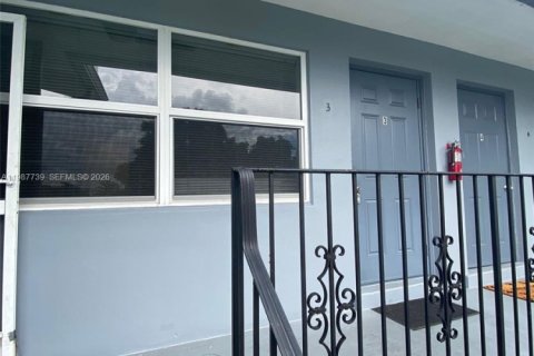 Снять в аренду квартиру в Холливуд, Флорида 2 спальни, № 2048942 - фото 2