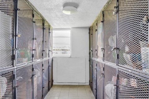 Купить кондоминиум в Майами, Флорида 1 спальня, 71.44м2, № 1934714 - фото 22