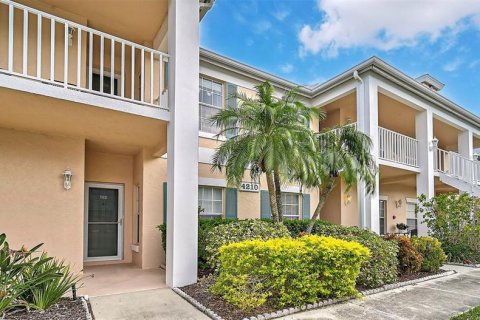 Condominio en venta en Bradenton, Florida, 2 dormitorios, 110.83 m2 № 1419774 - foto 1