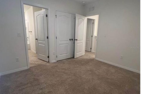 Townhouse in Davenport, Florida 3 bedrooms, 156.08 sq.m. № 2399530 - photo 9
