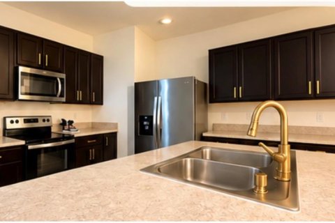 Townhouse in Davenport, Florida 3 bedrooms, 156.08 sq.m. № 2399530 - photo 6