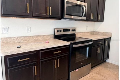 Townhouse in Davenport, Florida 3 bedrooms, 156.08 sq.m. № 2399530 - photo 8