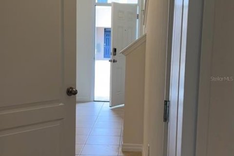 Townhouse in Davenport, Florida 3 bedrooms, 156.08 sq.m. № 2399530 - photo 5