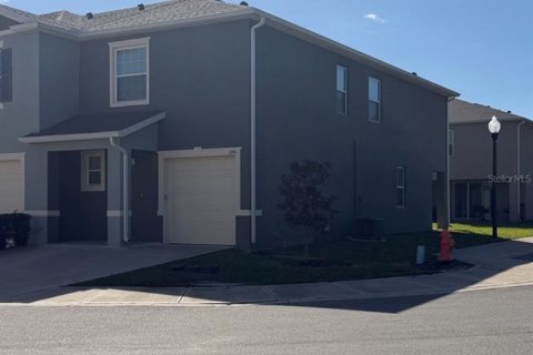 Townhouse in Davenport, Florida 3 bedrooms, 156.08 sq.m. № 2399530