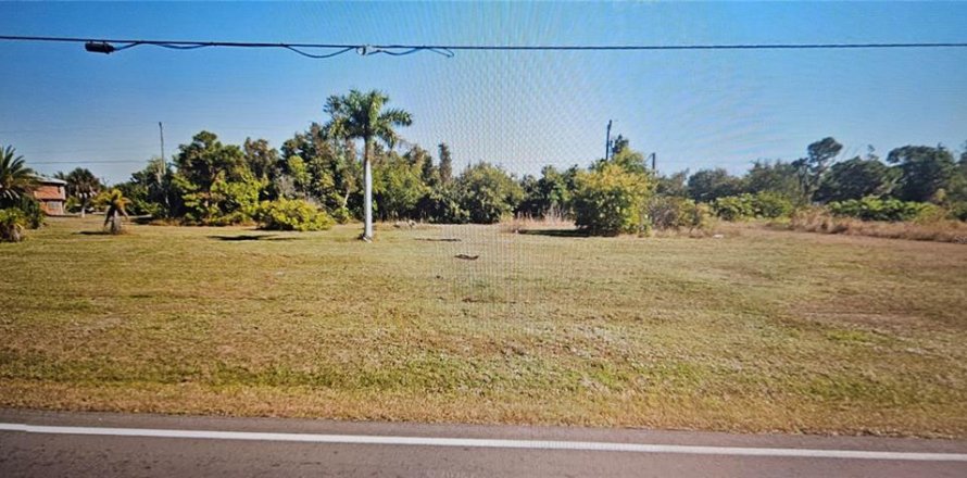 Land in Bokeelia, Florida № 2161764